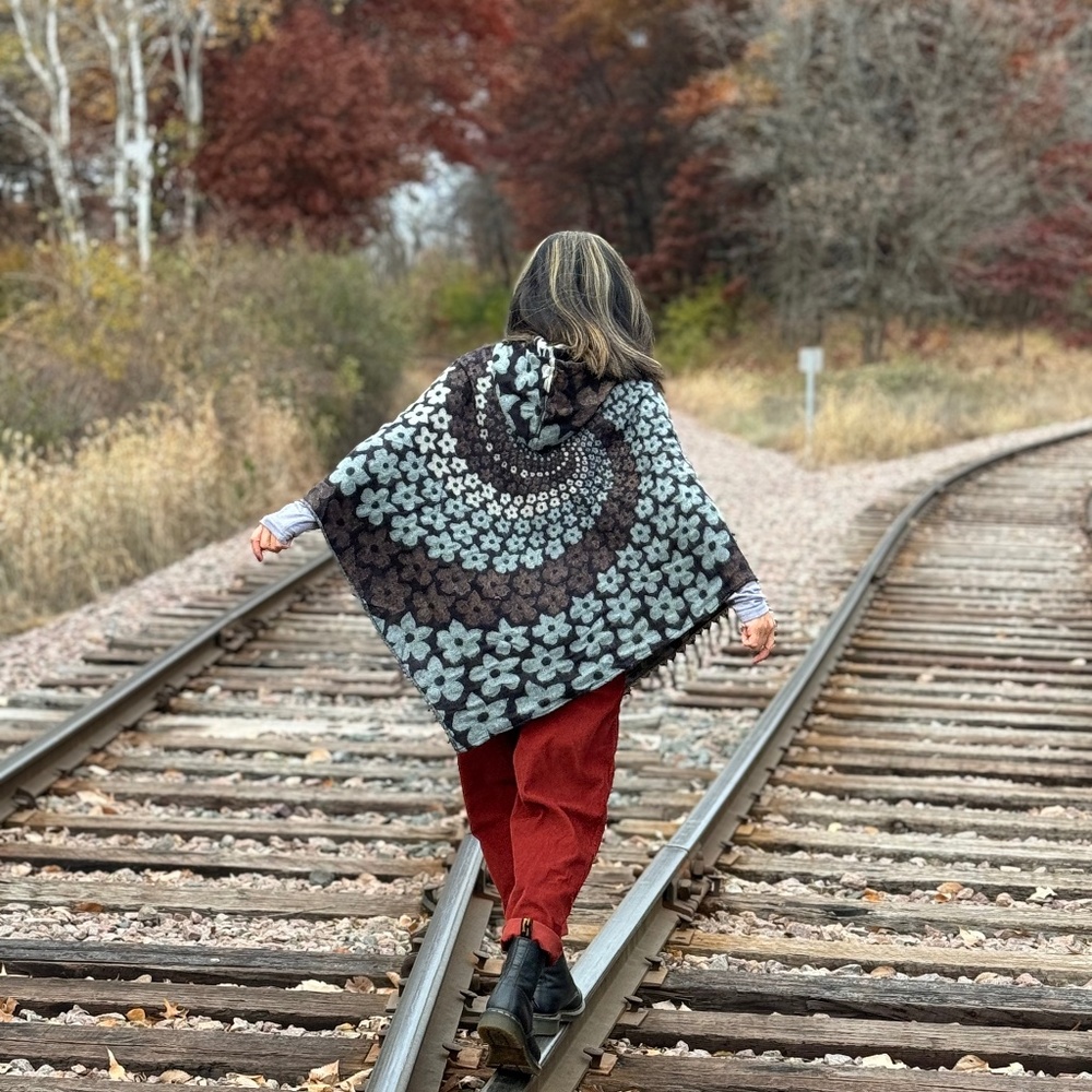 Himalayan Yak wool poncho, handmade in Nepal. Hooded and front pocket.